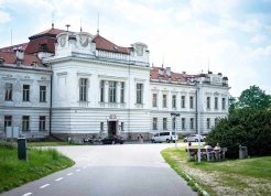 Road to the psychiatric hospital Bohnice, Prague